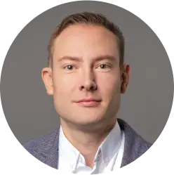 Дмитрий Опарин