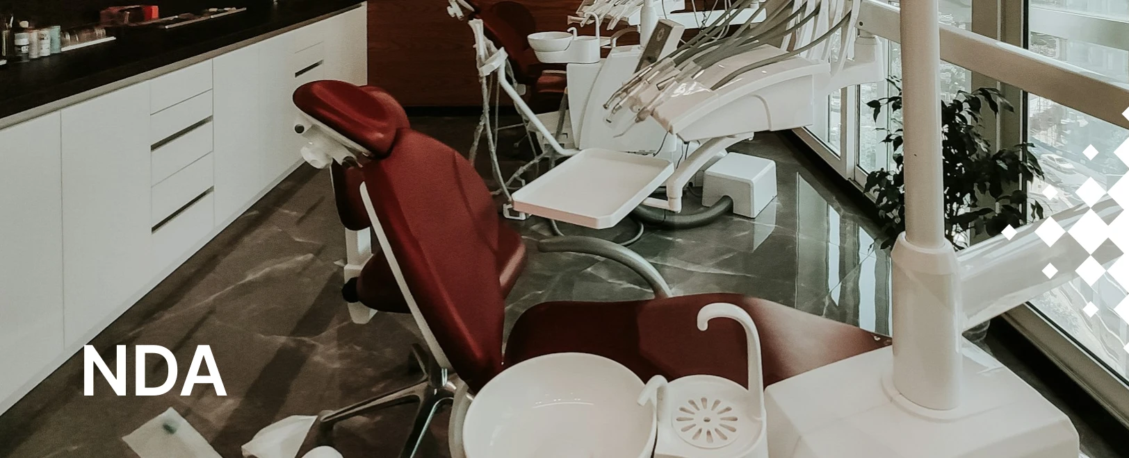 Как ИИ помог ускорить работу с клиентскими запросами в 2.5 раза, снизить ошибки — в 5 раз, а затраты — на 60%.